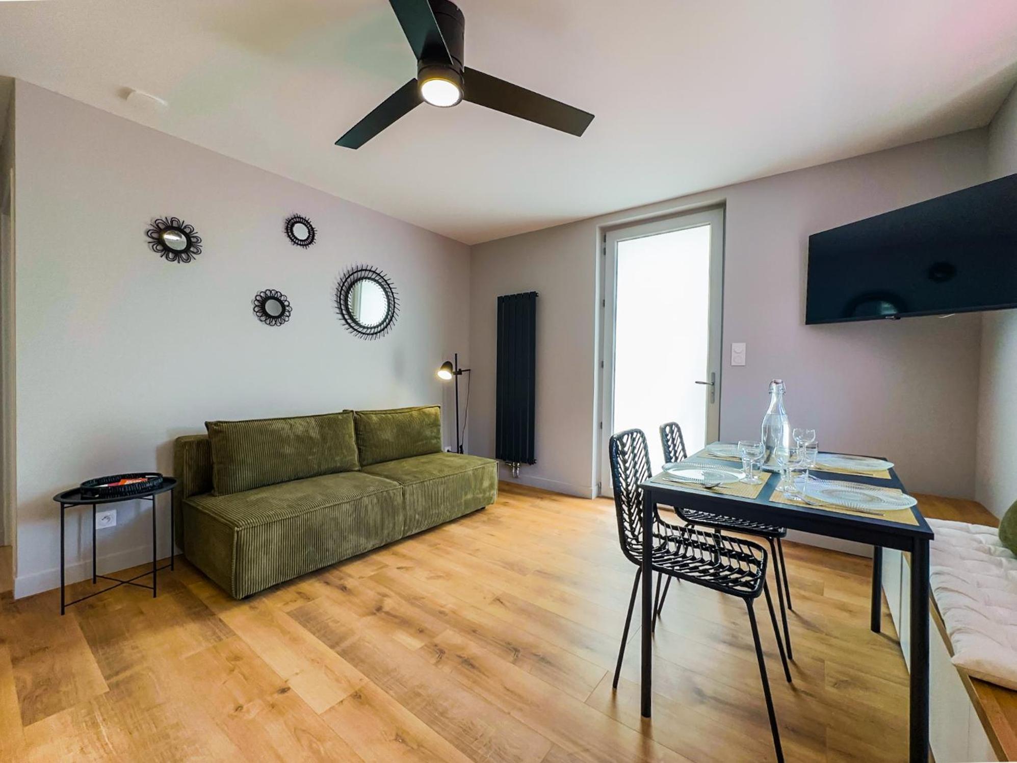 Serenity Suite Venissieux Exterior photo